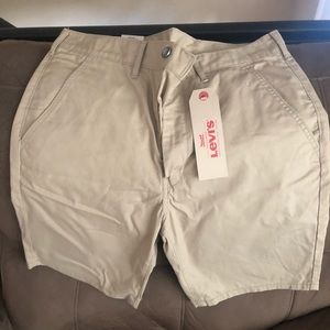 Levi’s straight chino short
